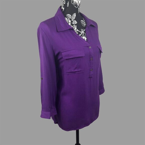 St. John’s Bay Collar and Button V-Neck 3/4 Sleeve Blouse - Women’s Large - Picture 4 of 7
